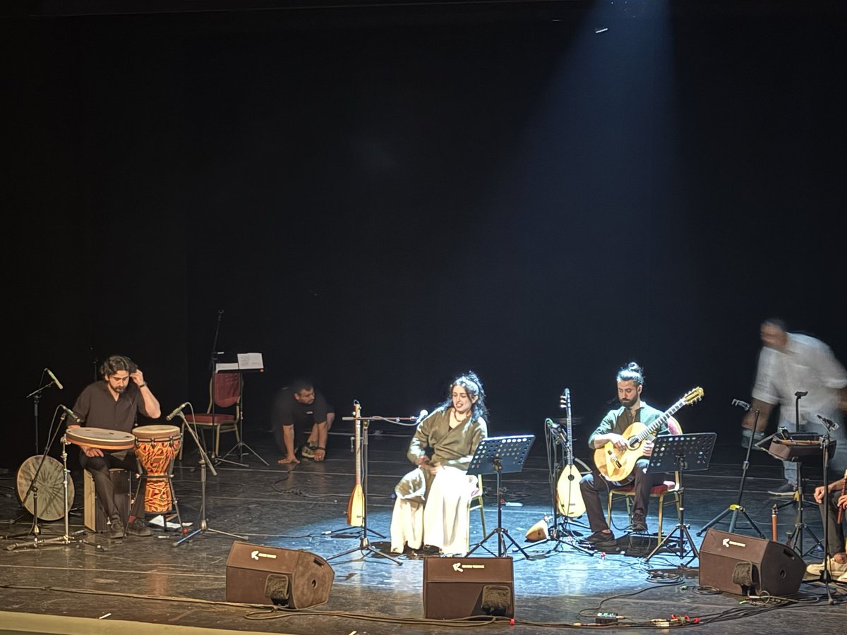 Berivanfirat75's tweet photo. Une magnifique 5e édition s’achève ! Merci à toutes celles et ceux qui ont fait vivre le Festival culturel kurde de Paris. Rendez-vous l’année prochaine ! 
D’ici là, suivez le @Le_CDKF pour ne rien manquer de nos actualités. https://t.co/48iTr0Rblo