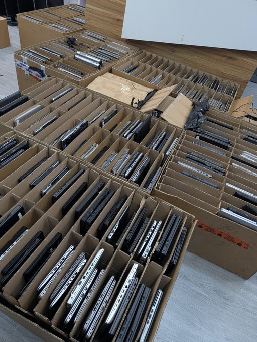 Val Gadgets tweet media