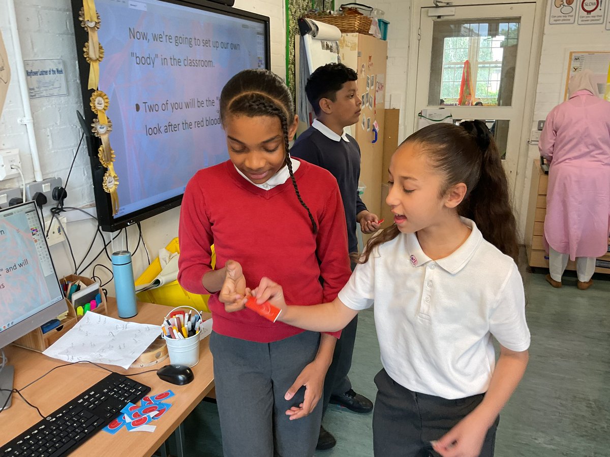 MayflowerSch's tweet photo. In #Sciene Boyce explored the circulatory system by role playing the heart, organs in the body and blood. They saw the effects of sickle cell and have a greater understanding of how oxygen travels through veins, vessels and arteries. Ask them about it. #year6 https://t.co/JebvgKAZvD