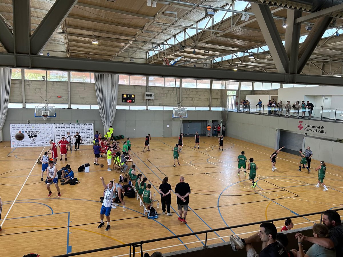ERCParets's tweet photo. 🏀 Aquest cap de setmana hem assistit al 12è Torneig Triple bàsquet 'Vila de #Parets', que ha reunit uns 15 equips i més de 200 jugadors/es amb diversitat funcional en el pavelló d'esports.

Una competició que ja és referent a tota Catalunya.

Enhorabona  TRIPLE bàsquet 👏👏👏 https://t.co/7CJz6dKAvF