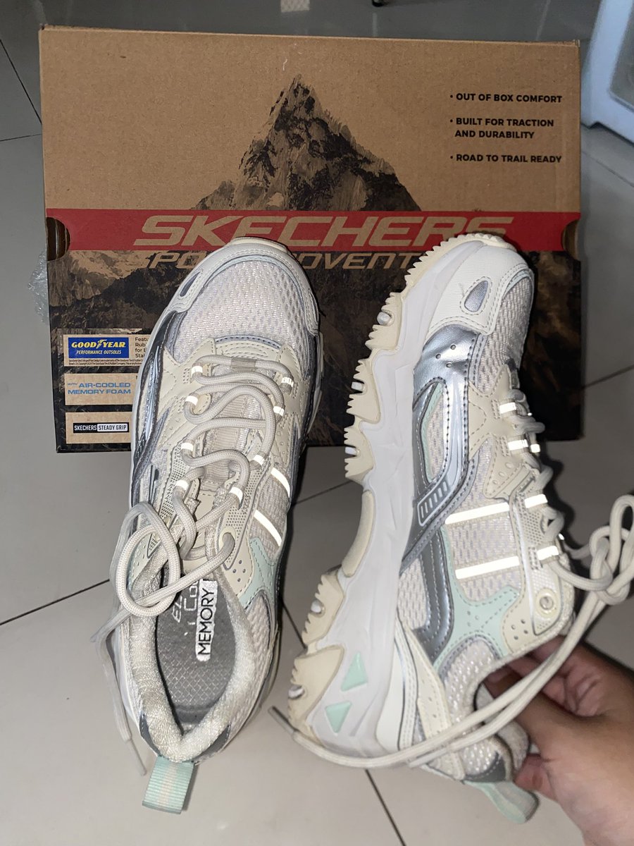 zipppiey's tweet photo. WTS PRELOVED

Skechers D’Lites Hiker Women’s Training Shoes - Silver Tosca (1,199 aja 🙏🏻)

Baru dipakai SEKALI, beli di Skechers SMB 2 harga 1,599 bulan Maret 2026. https://t.co/Xz9CdFKd03