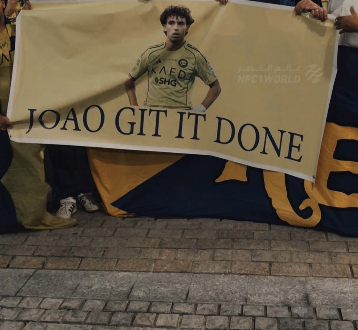 ByanNassr's tweet photo. 🚨🚨🚨🚨||

رفع جمهور النصر لافتة قبل مباراة ضمك كُتب عليها: "جواو أنجز المهمة".  

وردّ جواو فيليكس على الجماهير بعد المباراة قائلاً: "تم إنجاز المهمة".

🥶🥶🥶🥶🥶🥶🥶💛💛💛💛💛💛💛 https://t.co/ONVadZ5CHC