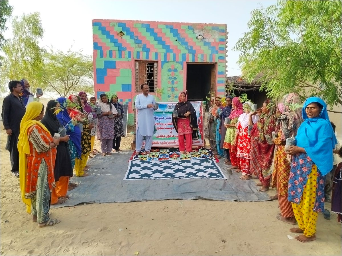 SRSO_Official's tweet photo. The tree plants Distribution and planting is continued with communities to promote #GreenSindh and #CombatingClimateChange by SRSO through engaging community institutions. For this purpose, in Dhani Bux Gaho and Jalal u Din
@SindhEnviro
@SphfOfficial
@sindhinfodepart https://t.co/jtNpCMQeUO