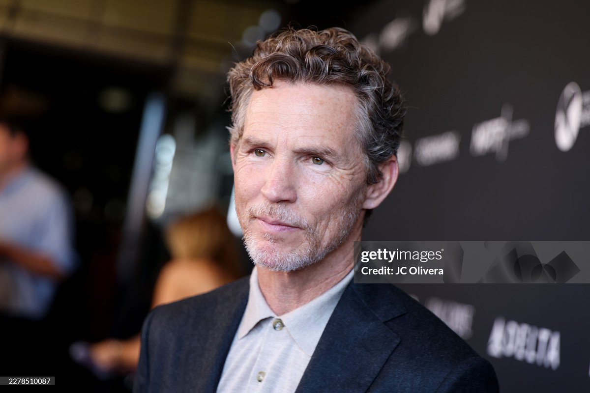 shawnhats's tweet photo. shawn hatosy looks super cute in additional pics at the mptf carpet... giving wondrous and wise little woodland creature https://t.co/hDNBD67lOd