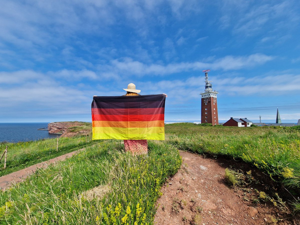 juliamariage's tweet photo. Schwarz- Rot-Gold ist bunt genug!
Frohen Stolzmonat! 🇩🇪 https://t.co/d8QZ0k6CfM