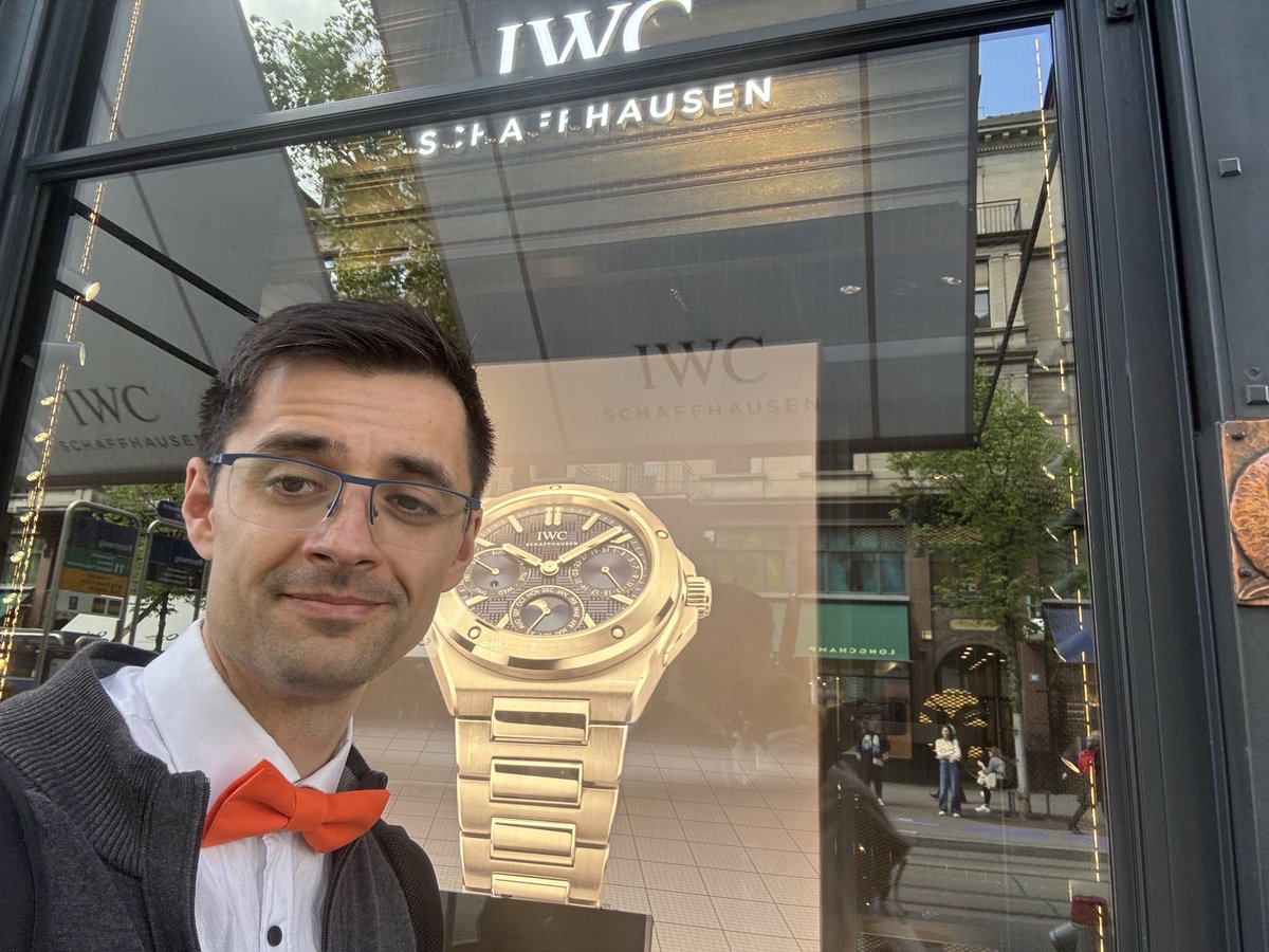 iwangulenko's tweet photo. Candidates write CVs with AI that no one reads. Companies write job descriptions with AI that no one reads.

Then we wonder why hiring is broken. 🙈

Meanwhile the actual hires? No CV and no job texts, just personal intros lol

Do i have followers from Schaffhausn btw? :D https://t.co/vK8TZ21IhH