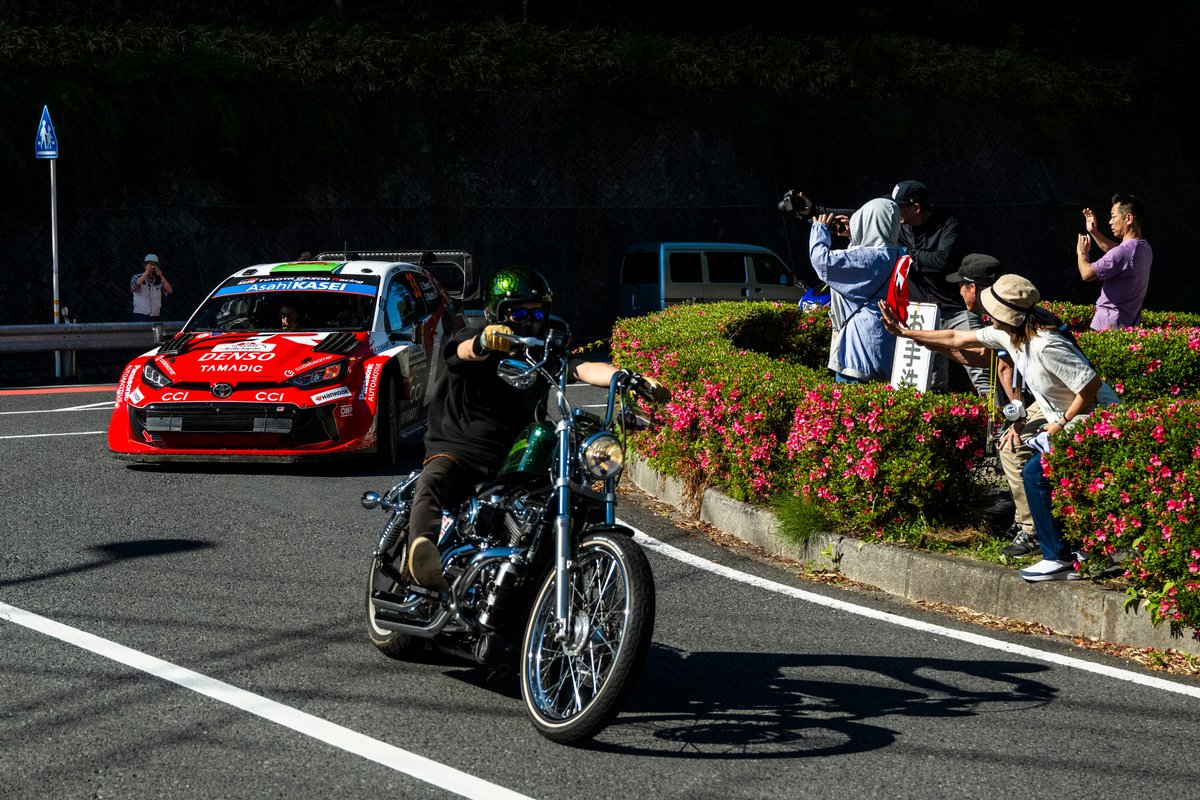 RallyRACC's tweet photo. @ElfynEvans @scottmartinat 𝓜𝓪𝓷𝓾𝓯𝓪𝓬𝓽𝓾𝓻𝓮𝓻𝓼' 𝓒𝓱𝓪𝓶𝓹𝓲𝓸𝓷𝓼𝓱𝓲𝓹 𝓢𝓽𝓪𝓷𝓭𝓲𝓷𝓰𝓼 (𝓐𝓯𝓽𝓮𝓻 𝓡𝓸𝓾𝓷𝓭 𝟕 𝓸𝓯 𝟏𝟒):
🥇 Toyota GAZOO Racing WRT - 370 pts
🥈 Hyundai Shell Mobis WRT - 246 pts
🥉 Toyota - 106 pts

📷 Red Bull CP

#𝚁𝚊𝚕𝚕𝚢𝚁𝙰𝙲𝙲 https://t.co/jlb9FjqDHo