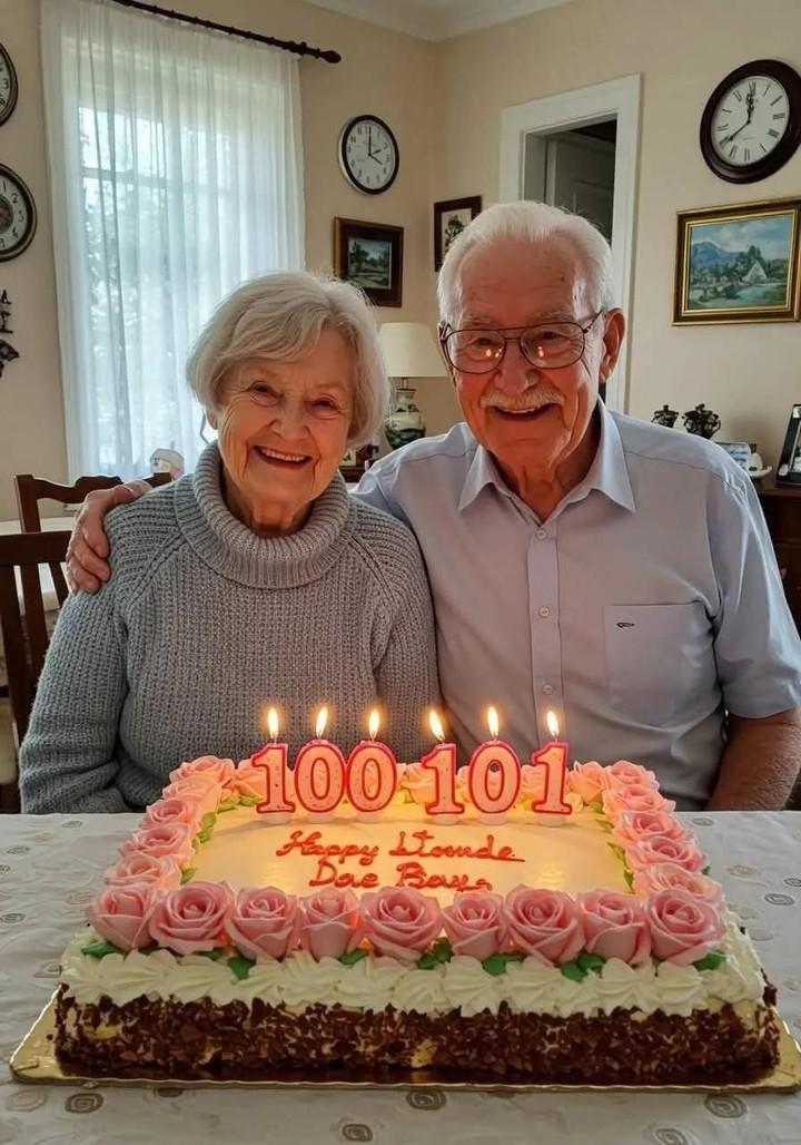 Kinza1278's tweet photo. 🎂Grandpa is 101 and Grandma is 100. They have been together for 80 years. They deserve our congratulations 🥰 🤩 🥳 https://t.co/2sXSZ3NXti