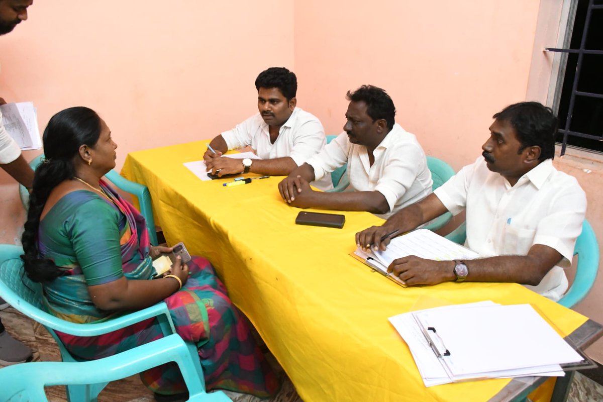 OfficeOfKRP's tweet photo. கழகத் தலைவர் @mkstalin அவர்களின் வழிகாட்டுதலின்படி, நடந்த முடிந்த சட்டமன்ற தேர்தல் குறித்து கள ஆய்வு கூட்டம் தலைமைக் கழக பார்வையாளர்கள் திரு.ஜோயல், திரு.ஏ.வ.வே.கம்பன் தலைமையில் நடைபெற்றது. இதில், திருப்பத்தூர்  தொகுதிக்குட்பட்ட நிர்வாகிகள், கழக உடன்பிறப்புகள் கலந்து கொண்டனர். https://t.co/oBLsQ634lb