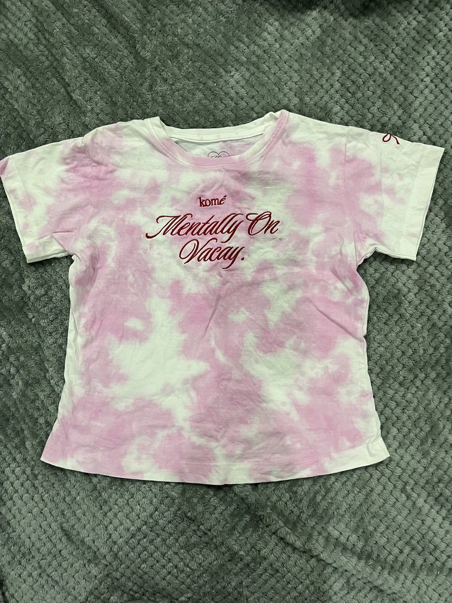 remembering_o's tweet photo. Komé babytee มัดย้อม 50 บาท ไม่เคยใส่ #ส่งต่อกระเป๋า #ส่งต่อcintage #ส่งต่อduex #ส่งต่อmerge #ส่งต่อเสื้อผ้า #ส่งต่อfallenangels #ส่งต่อadidas #ส่งต่อเสื้อผ้าแบรนด์ไอจี https://t.co/tG8Ef9ED6p