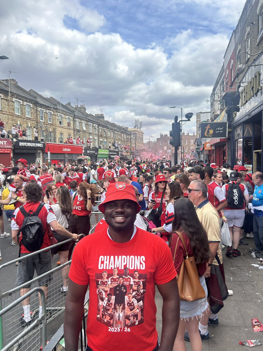 cyfacesky's tweet photo. Arsenal ❤️ https://t.co/SJu2jECumQ