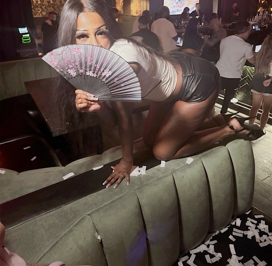 sashabunnyyy's tweet photo. my birthday was great 💗 https://t.co/X4lYVUC2hz