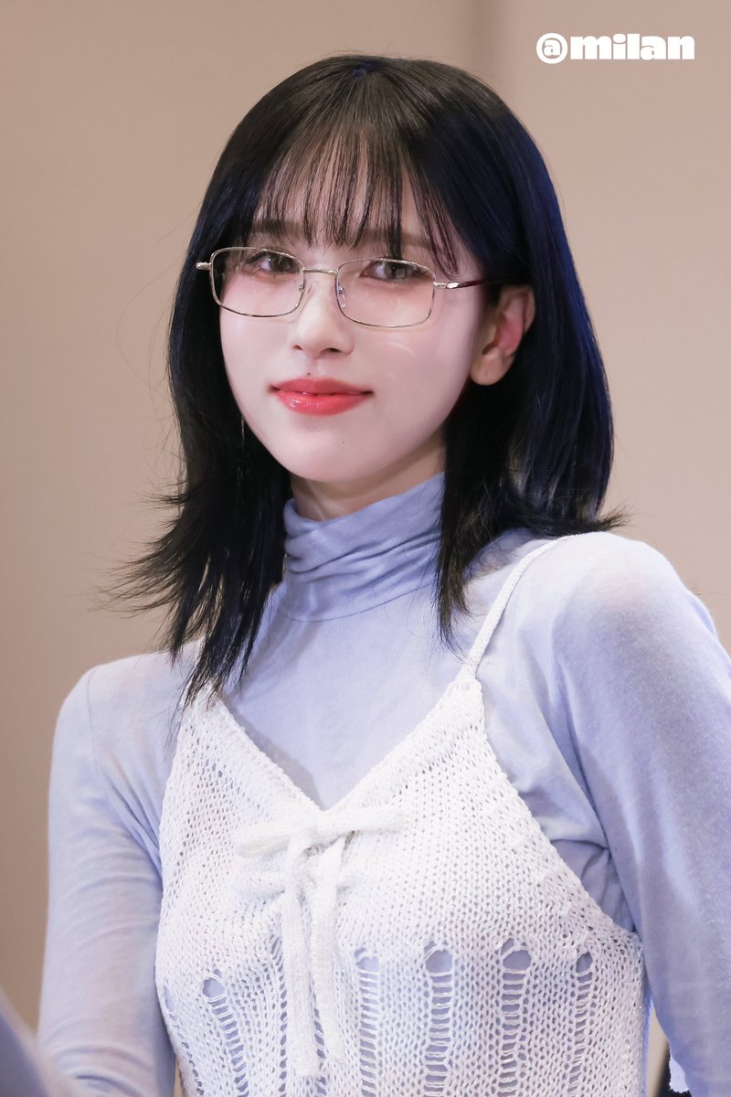 mintpengswan's tweet photo. Mina in thin rimmed specs https://t.co/ZvMgxrSoZH