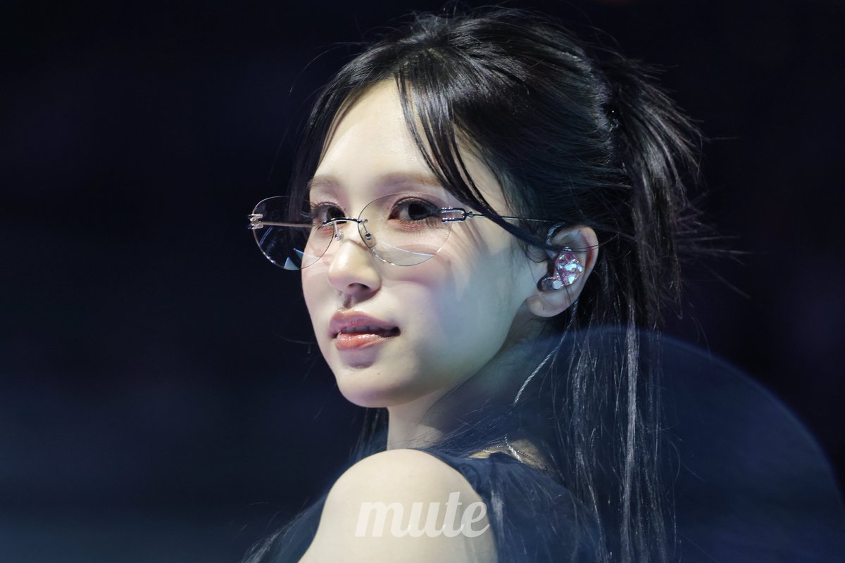 mintpengswan's tweet photo. Mina in thin rimmed specs https://t.co/ZvMgxrSoZH