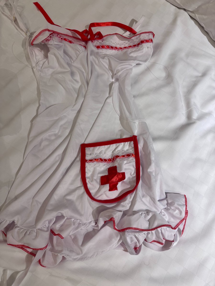 turk03318's tweet photo. Ｘ完女伴，混合潮口欠、淫水、米青液的完事小護士情趣服加白紗絲襪
有人想要嗎？
正新鮮 https://t.co/D1VQm4dDDK
