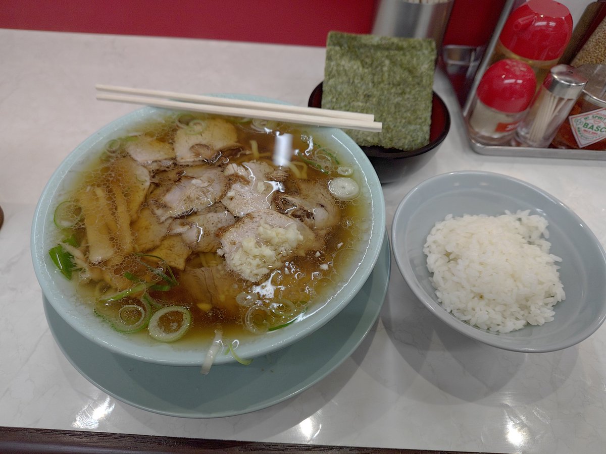 BOSS36R's tweet photo. なぎちゃんラーメン 川崎大宮町店 @ 川崎西口

中華そば
のり
無料めし

5月29日開店のちゃん系のお店。味は先発の ニューともちん とあまり変わらないものの、椅子に座って落ち着いていただけるのが高ポイント。食べ放題の無料めしと卓上調味料のマヨも良いんだけど、場所が微妙に遠いんだよね。 https://t.co/EoZtTznGvv