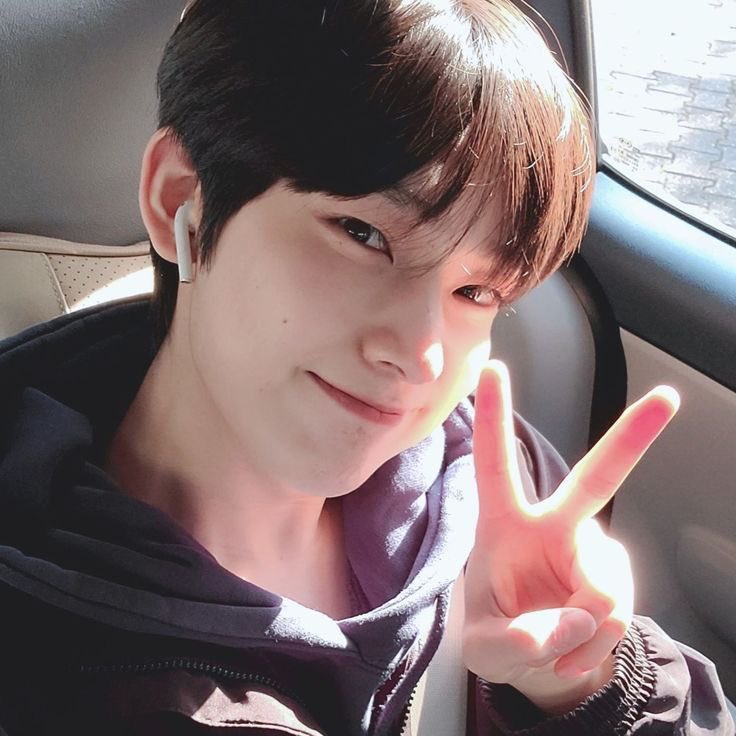 sunw2oddog's tweet photo. 떤셀 브이 https://t.co/b9uApDyDEZ