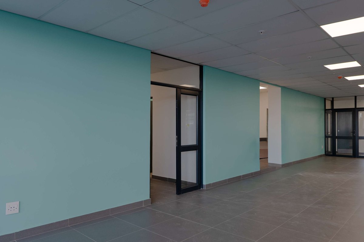 JDA_joburg's tweet photo. 👀 The finishing touches are going in at the Selby BRT Depot Administration Building! 🏗️

From fresh interiors and ceiling installations to tiling, painting, HVAC and fire safety systems, the facility is rapidly taking shape behind the scenes.

#JoburgReimagined https://t.co/FEhaVt6KJO