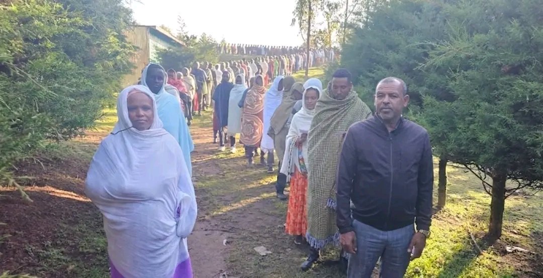 AppAmhara's tweet photo. "Ethiopia is Voting" 

People are voting in the 7th national and regional elections in the East Gojjam Zone at the Wine Water Polling Station in Bibugn Woreda, W/Waha City. https://t.co/zDbWOvd3l8