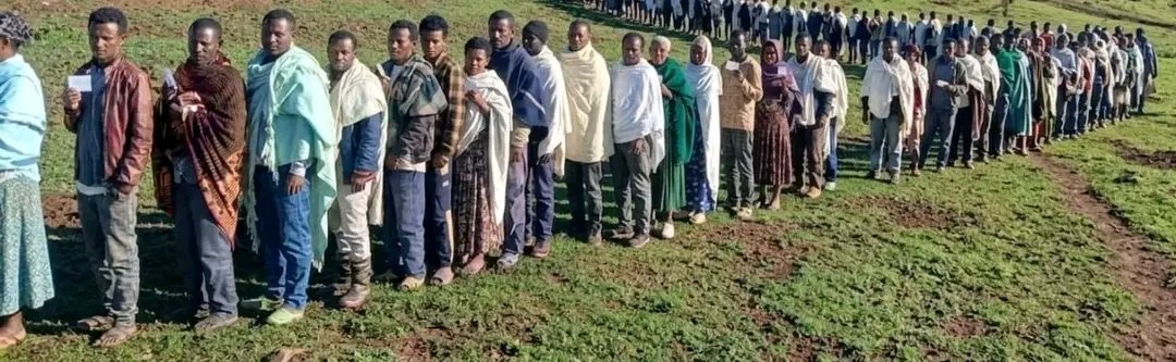 AppAmhara's tweet photo. "Ethiopia is Voting" 

People are voting in the 7th national and regional elections in the East Gojjam Zone at the Wine Water Polling Station in Bibugn Woreda, W/Waha City. https://t.co/zDbWOvd3l8