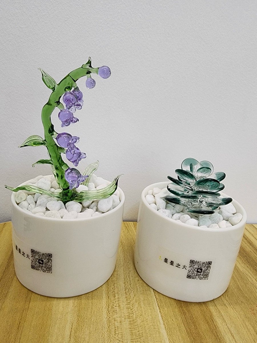 Auto71's tweet photo. Just upcycled an old mason jar into a cute hanging planter for my windowsill—no fancy tools needed!  #DIYCraft #UpcycleProject， https://t.co/FHomXuFc1m