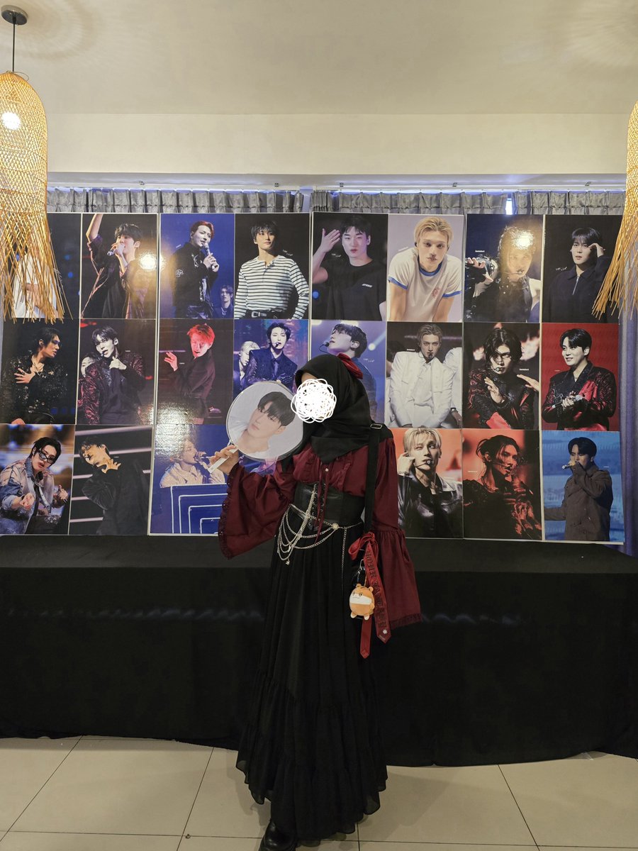 pddings's tweet photo. Outfit yg jkt best sihh,, tp itu berat bgt rok nya 🥲 tp aku sukaa looks nya wkwk😻 https://t.co/WmNpN8Qn4y