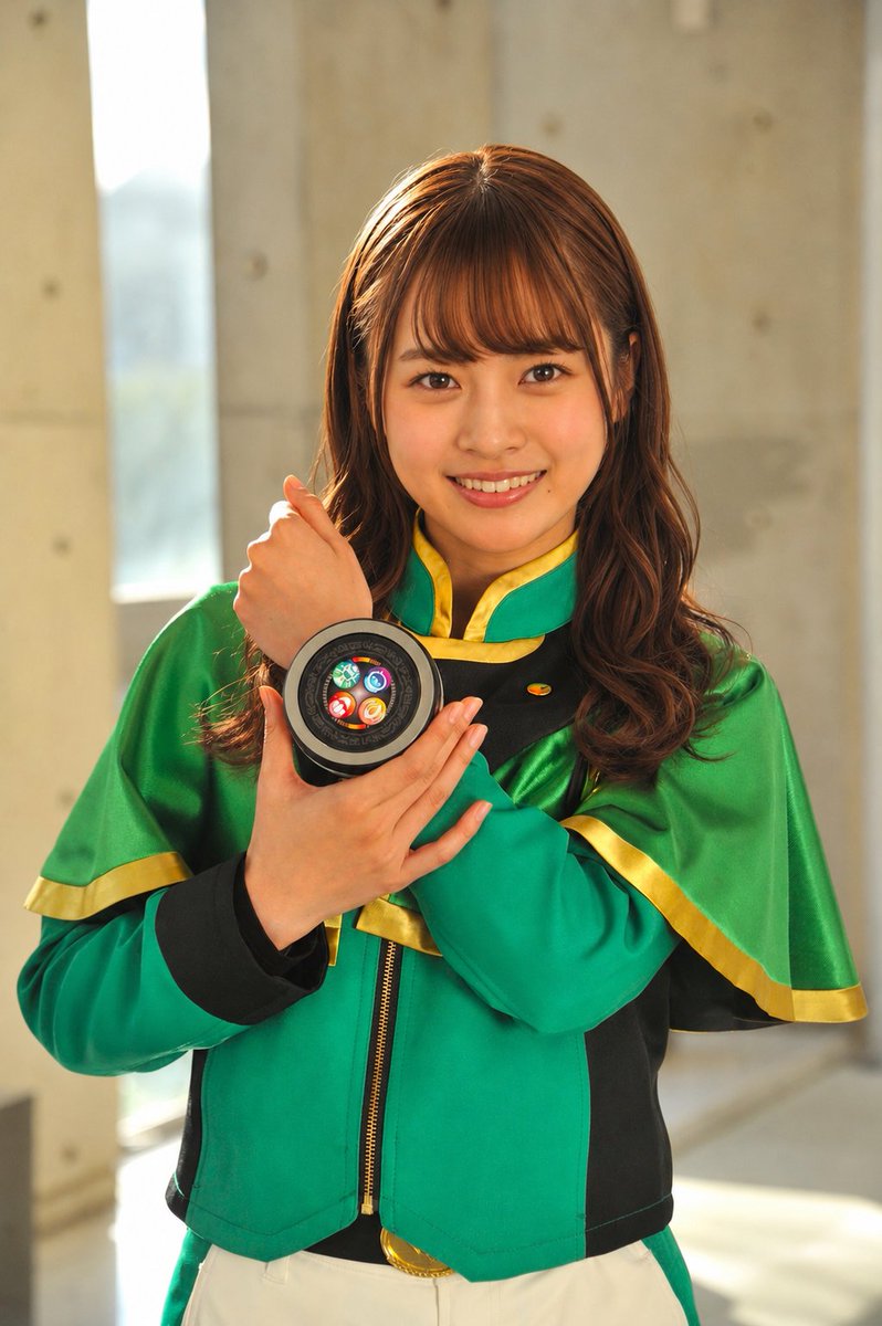 rogerph2015's tweet photo. @p_miokudo @yume__shinjo 魔進戦隊キラメイジャーのヒロインたち、キラメイグリーン 速見瀬奈ちゃんとキラメイピンク 大治小夜ちゃんが本来あるべきではない髪型になっているのはあまりにも奇妙だよ、工藤美桜ちゃんと新條由芽ちゃん!! なんてひどい整髪なんだ!! 笑 🩷💚 https://t.co/JnlZh5Jzjv