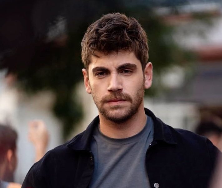 MuhammadKhanri's tweet photo. Emre Bey joined Sevdam Karadeniz series as the lead actor. The series will be shot by Mia Yapım for Now tv and will premier in new season.
#EmreBey
#sevdamısaklakaradeniz 
#SevdamKaradeniz https://t.co/LjwpvLDXkz