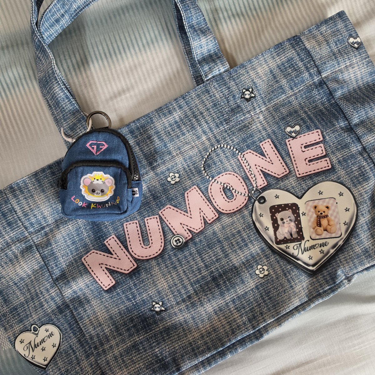diafot's tweet photo. Brought my NUMONE bag for the weekend trip. It's really spacious, I totally filled it to the brim😆
Loving the functionality and the cute design as well. Thank you Fourth and Mae Pui for making this bag💓 @tawattannn @PuiPui_fairy
#LoveOnStageVol02
#NUMONE #Numone_official
@Numone_Official