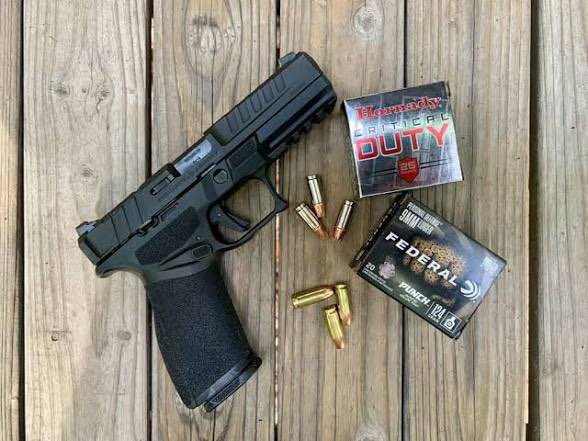 OfficialCopPius's tweet photo. Let that pass a bill that legalises arm for the citizens. If you have a PVC you can also have licence to arms.

#LegaliseArmsForNaijaCitizens
#WeHavePVCweWantArms

Let’s reshare this till it gets to them, let’s make them pass the bill…… we deserve a chance to live https://t.co/PrXTni5ZTl