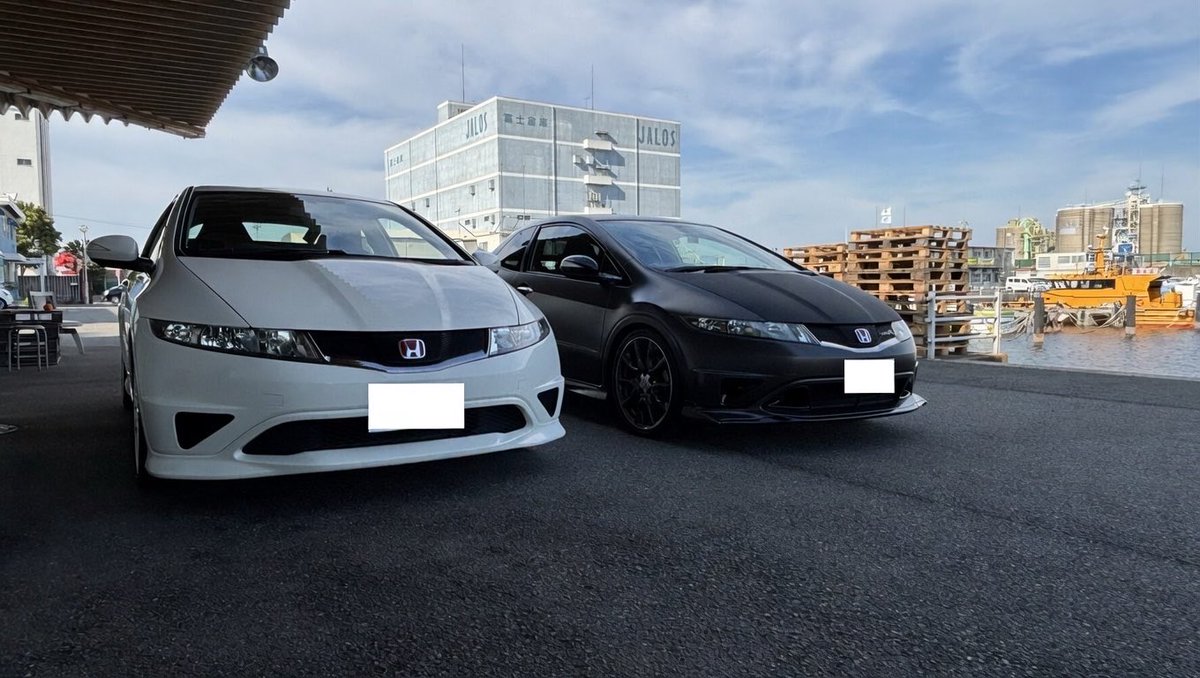 110Hdk's tweet photo. Civic TypeR Euro
#FN2
仕事の合間に
初コラボ🚗 https://t.co/P9fH8M8WO0