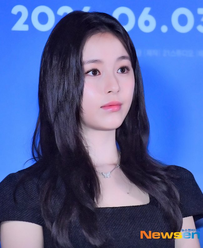 03X1107's tweet photo. 미모무슨일ㅜ 너무예뻐 https://t.co/3LOzdcWARb