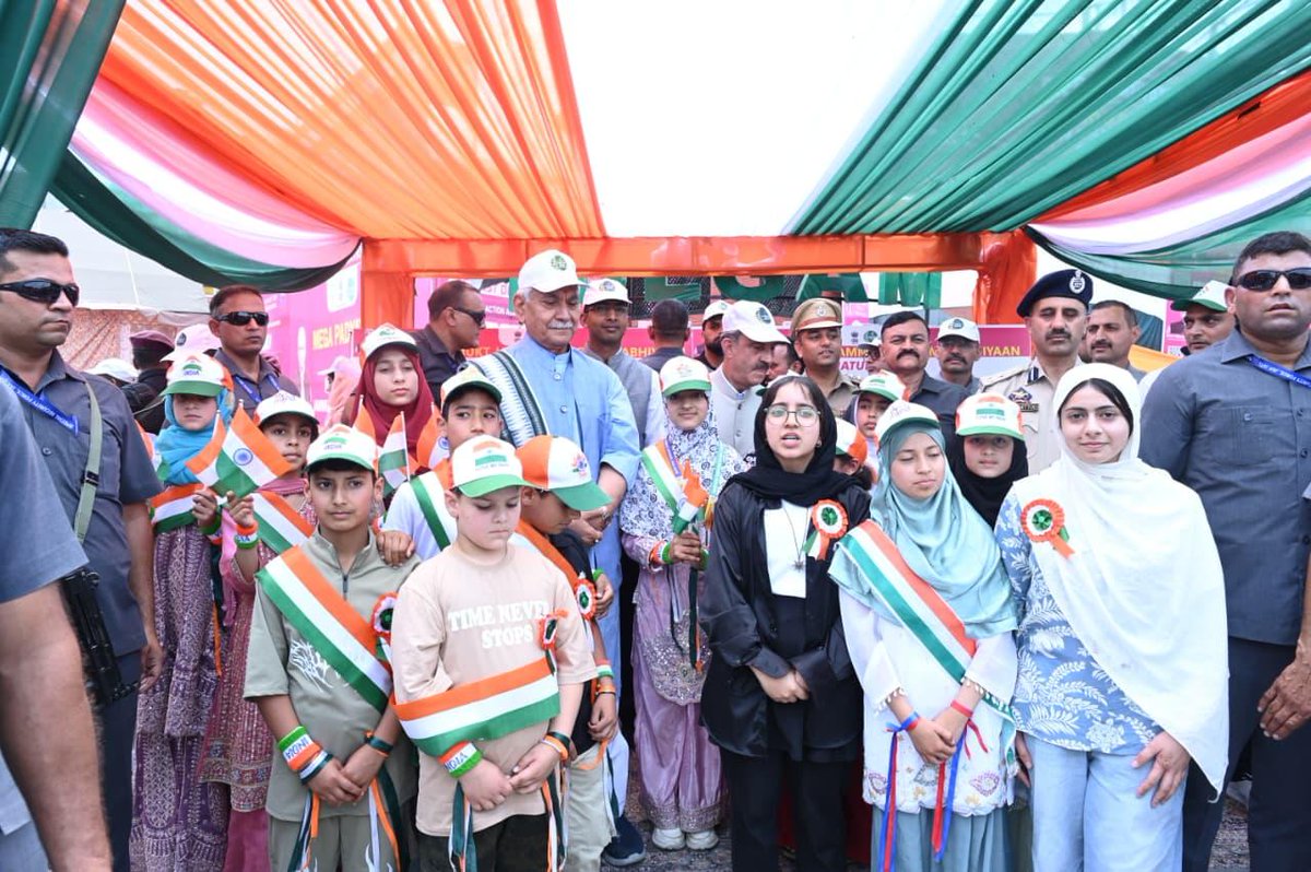 Sinu78_'s tweet photo. Every person who chooses to stay clean strengthens our resolve for a better tomorrow. #JKagainstNarcoTerror https://t.co/zUQHez4NaF