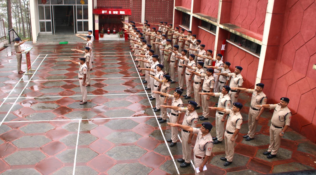 ShqSsb's tweet photo. दिनांक-01.06.26 को क्षेत्रक मुख्यालय स.सी.बल,अल्मोड़ा के प्रांगण में “विश्व तंबाकू निषेध दिवस” के उपलक्ष्य पर “तंबाकू निषेध प्रतिज्ञा” समारोह का आयोजन किया गया। इस  दौरान समस्त बलकार्मिकों द्वारा “तंबाकू निषेध प्रतिज्ञा” के साथ तंबाकू मुक्त समाज के निर्माण का संकल्प लिया गया । https://t.co/aZ82osT41k