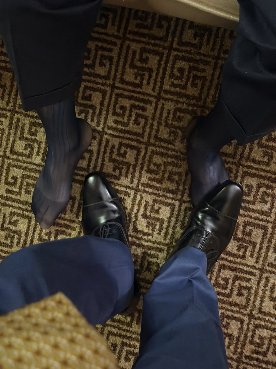 lc76132h's tweet photo. 六一当然要色色一下👔👔 https://t.co/DTN1i6FxJm