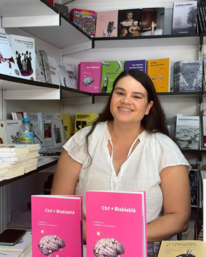 editorialpdp's tweet photo. ✍🏼 Ayer terminamos el primer finde de Feria del Libro con las firmas de Laura Martín-Pérez, Gonzalo Jiménez y Mariángeles García.

Gracias a todas las personas que os habéis acercado estos días, ¡seguimos! https://t.co/NPsZyFTe3T