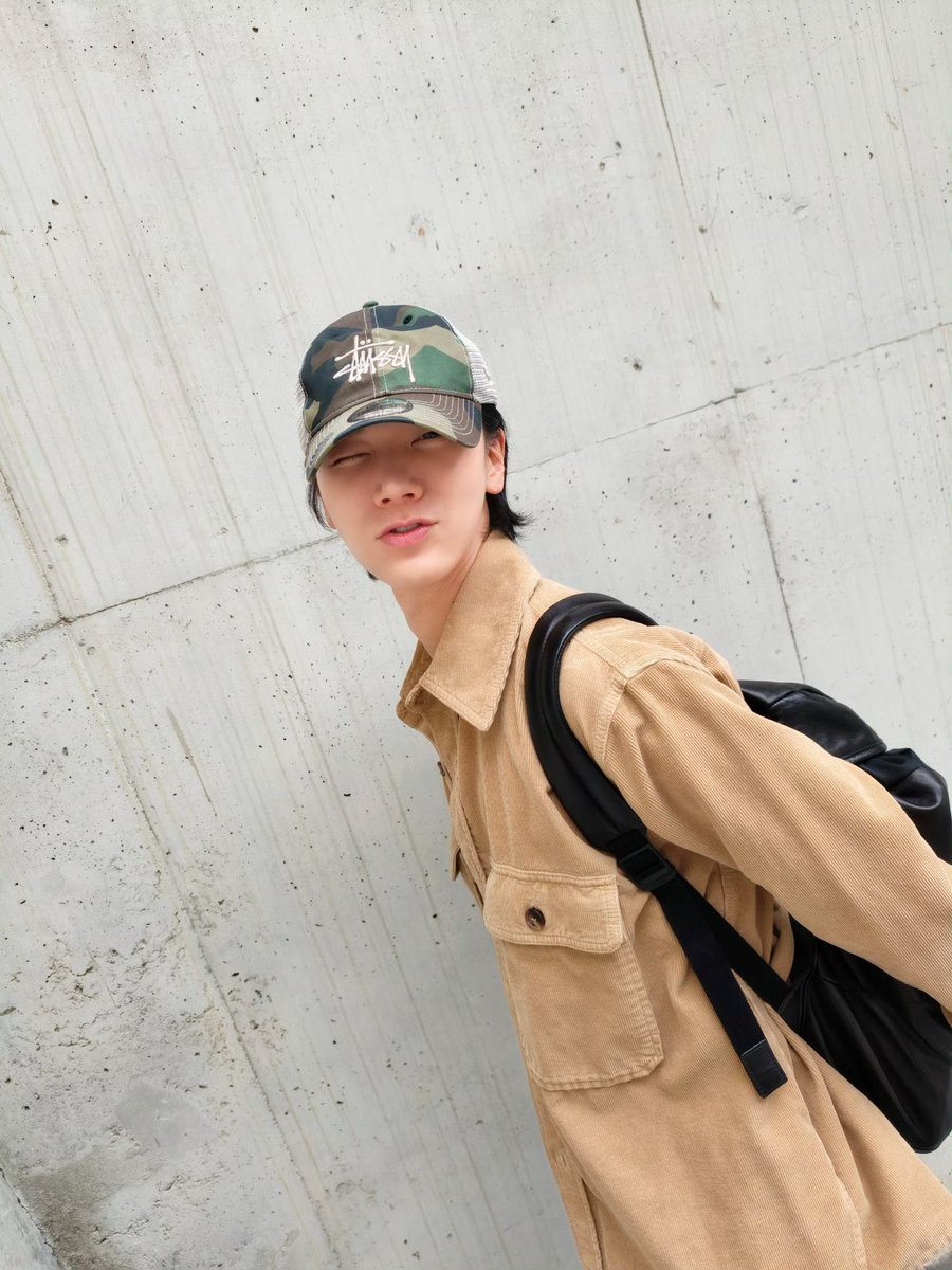 babyjey10's tweet photo. เสื้อ YSL
กระเป๋า YSL https://t.co/pKyUCLnBde