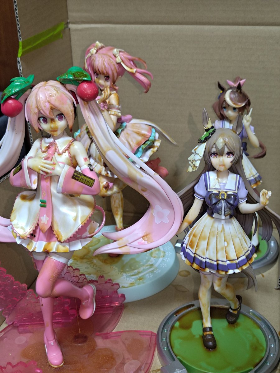 TTTbuckAC's tweet photo. 最近溜まってしまってて整理に困ってるのですがぶっかけ済のフィギュア達有償ですがご興味ある方いらっしゃいますかね...？ https://t.co/oVygmo2UqJ