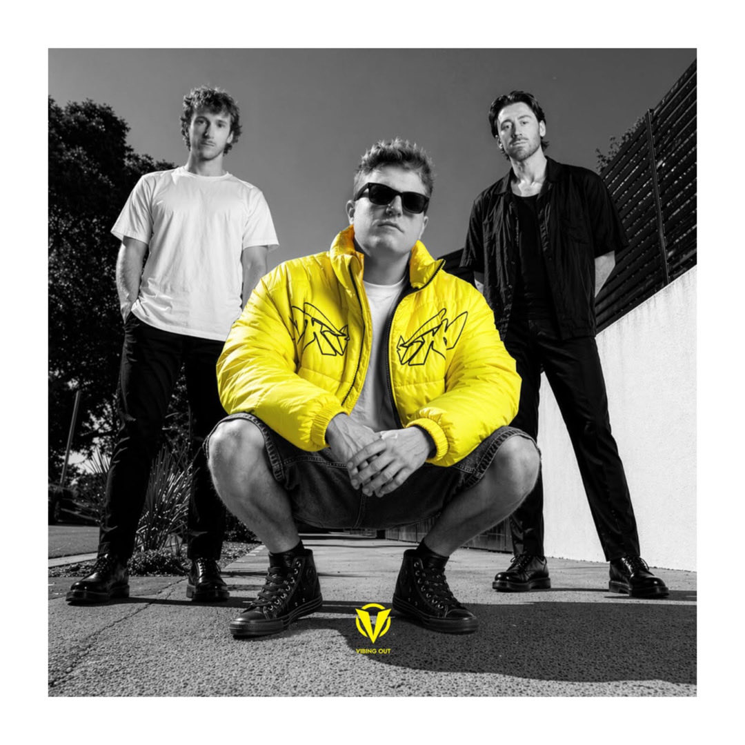 AngieXposed's tweet photo. Thank you @TheMusicComAu for featuring @mashdnkutcher’s forthcoming Brisbane show feat Andryel! Swipe for Sydney Show too 🇦🇺🎶🎸💛
‘HYPE’ @Darudevil X @mashdnkutcher is Out Now 💿 @vibingout https://t.co/qTp2LBrQRM