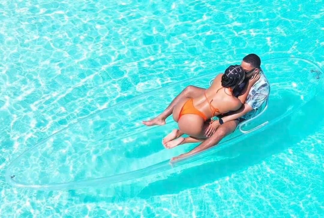 saint_oreoluwa's tweet photo. Me, the love of my life, this view and no stress 🥹❤️ https://t.co/3zmzmwrZsF