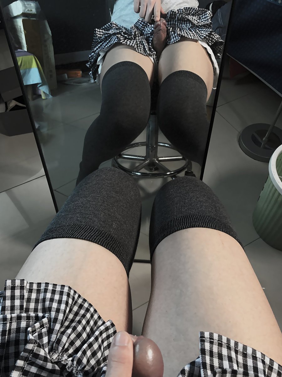 悲伤夹心饼 tweet media
