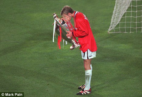 90sfootball's tweet photo. David Beckham, 1999. https://t.co/hLQD2aFEUS