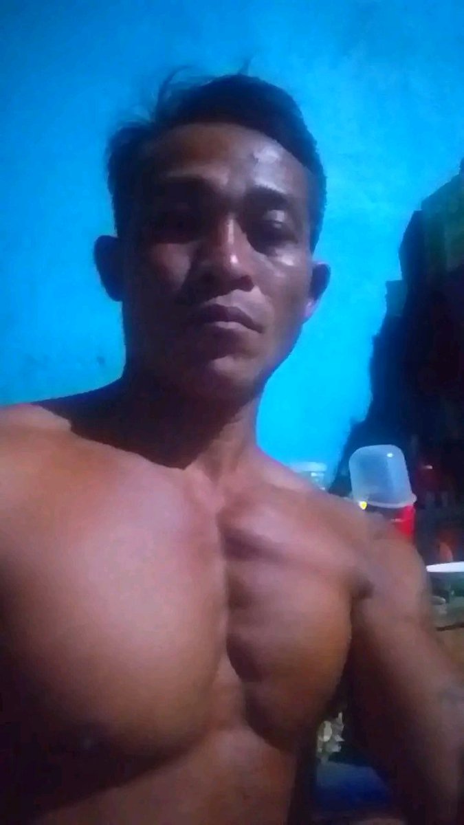Romanoxiix's tweet photo. Sendiri terus bosen https://t.co/OCGVs2sNTt