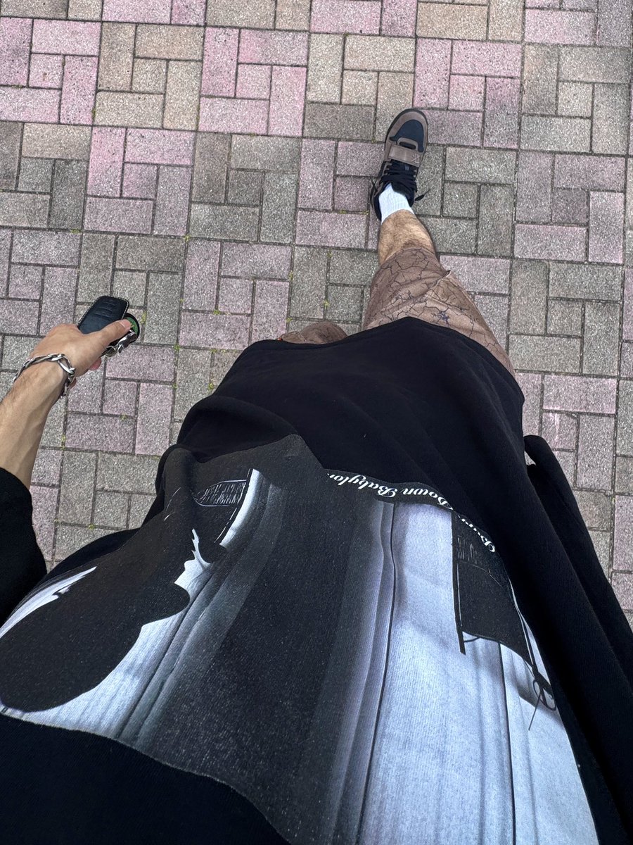 Snkrs_warrior's tweet photo. 台風の影響なのか、めちゃくちゃ雲り☁️
明日も休みだから気分良い、 https://t.co/sEzndVNWtp