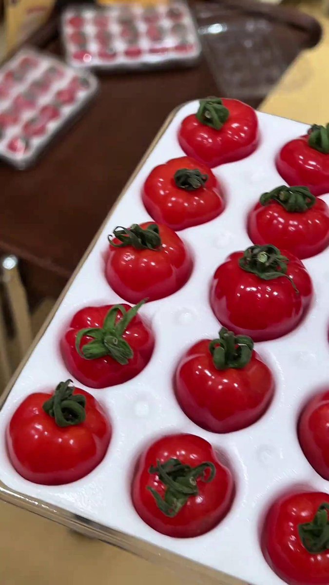 13cena's tweet photo. Just tried the newly launched organic cherry tomatoes from local farm! Super juicy, sweet with a hint of tart, zero weird aftertaste—perfect for salads or snacking. 10/10 would repurchase!， https://t.co/su3xTaeHqr