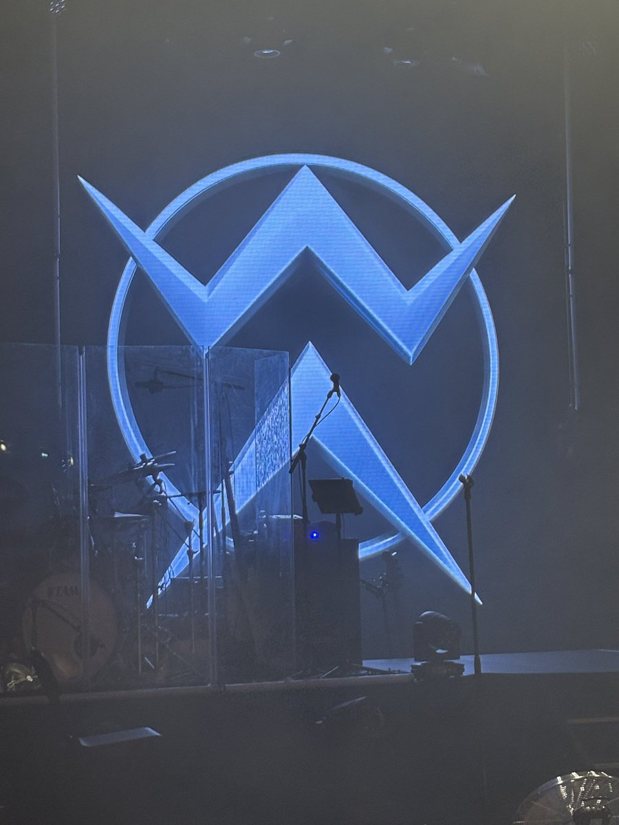 Calougia's tweet photo. Boys’ entrance  - Everybody - Concert event 30 years WA - La Cigale de Paris 30/05/2026 https://t.co/F08L5DBqVf