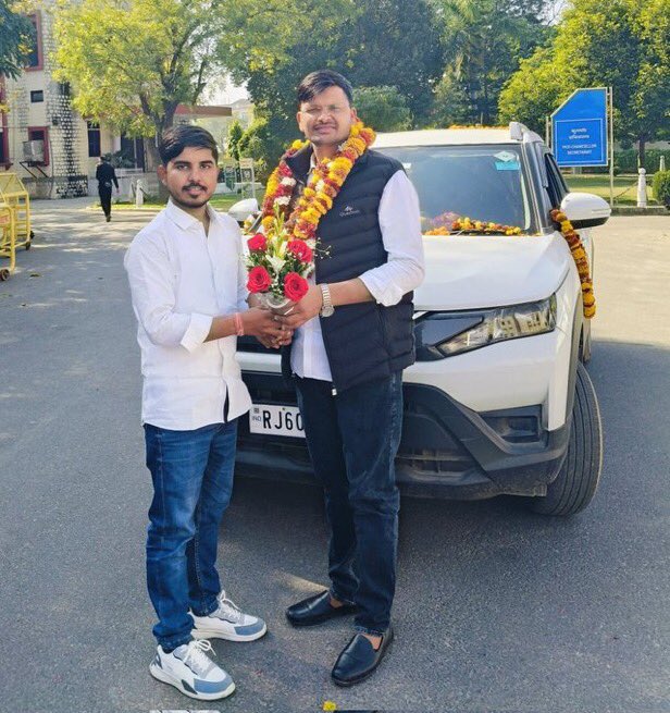 akshaykumar_ru's tweet photo. राजस्थान NSUI के प्रदेश उपाध्यक्ष भाई @RohitashMeenaa जी को जन्मदिवस की हार्दिक बधाई एवं शुभकामनाएँ। 
ईश्वर आपको उत्तम स्वास्थ्य, सुखी एवं दिर्घायु प्रदान करें। 💐
@NSUIRajasthan @SachinPilot https://t.co/D6oNumrvHB