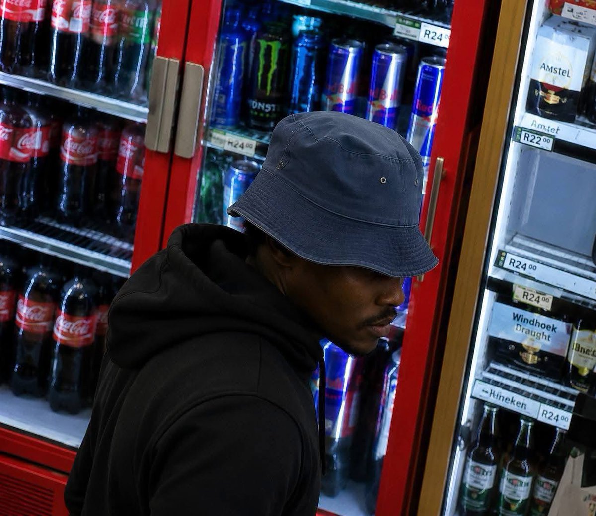 Am_Blujay's tweet photo. Bro is gonna go to jail for this bottle 😂😂😭 https://t.co/mQI7J6WsOq