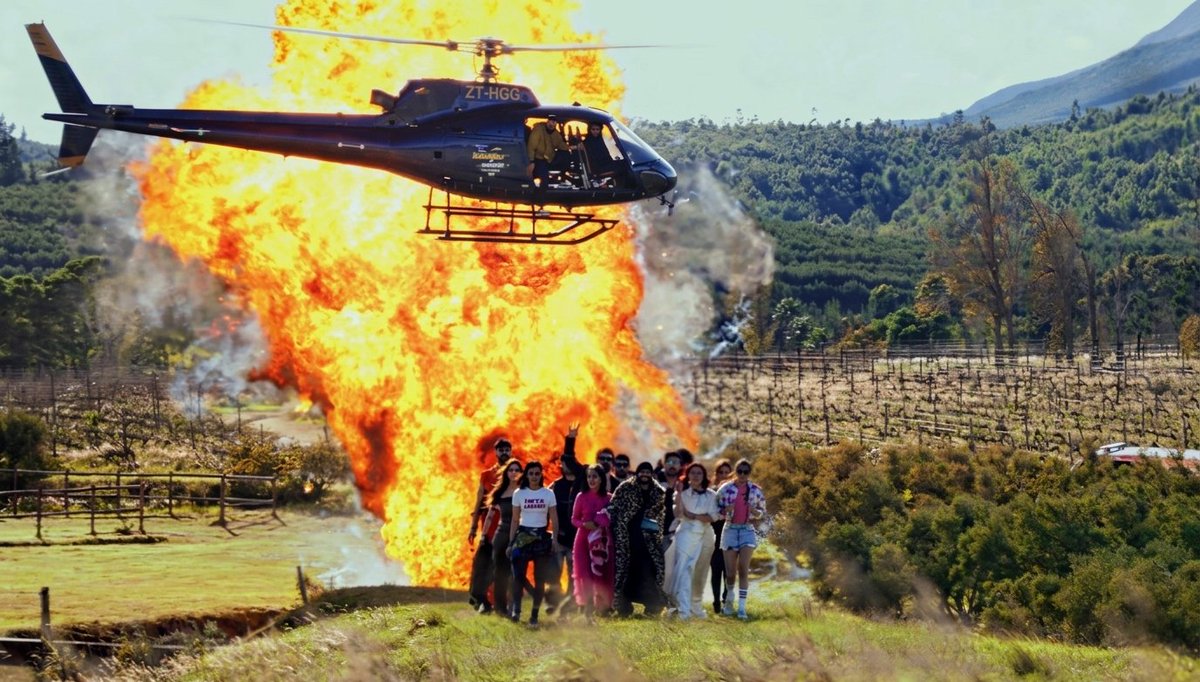 KKKonColorsTV's tweet photo. Khatron Bhara Darr Ka Naya Daur🔥

Dekhive #KhatronKeKhiladi15, jald hi sirf @ColorsTV aur @JioHotstar par

#RohitShetty #KKK #KKK15 #KhatronKeKhiladi #FarrhanaBhatt #AvinashMishra #GauravKhanna #RubinaDilaik #JasminBhasin #HarshGujral https://t.co/oG4N9GTmPW