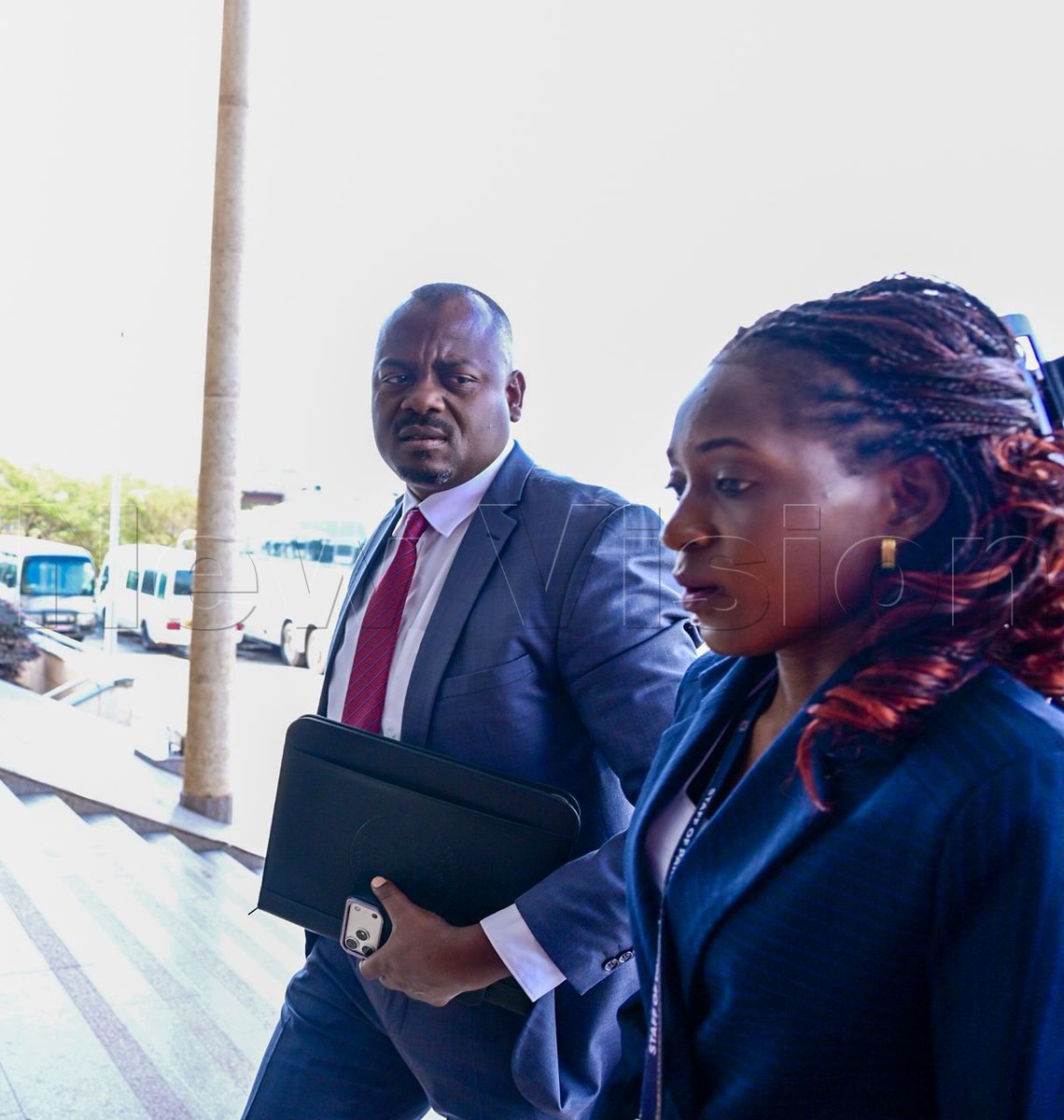 newvisionwire's tweet photo. 𝐋𝐈𝐕𝐄 𝐔𝐏𝐃𝐀𝐓𝐄𝐒 | 𝐌𝐈𝐍𝐈𝐒𝐓𝐄𝐑𝐒’ 𝐕𝐄𝐓𝐓𝐈𝐍𝐆

@HonKyeyune, Minister-designate for Foreign Affairs (Regional Affairs) and MP for Kyotera County, Kyotera District, arriving at Parliament for vetting.

📸: @kamiriam
#VisionUpdates https://t.co/T7Rmy7ieS7